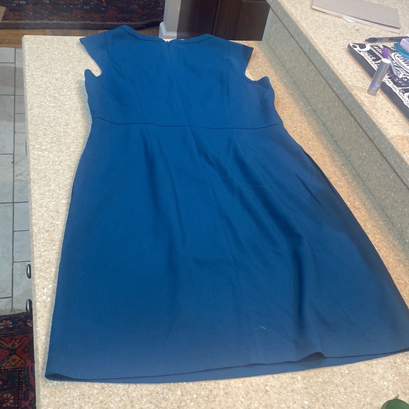 LOFT size 8 blue midi dress. In great condition, perfect for work. - Picture 3 of 4